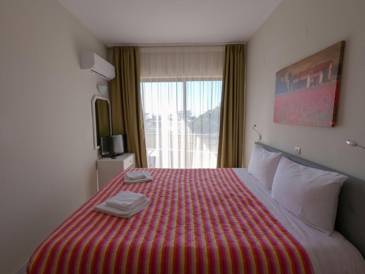 Ivory Hotel Theológos Buitenkant foto