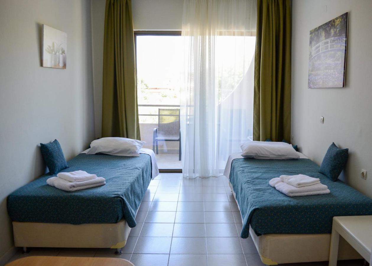Ivory Hotel Theológos Buitenkant foto