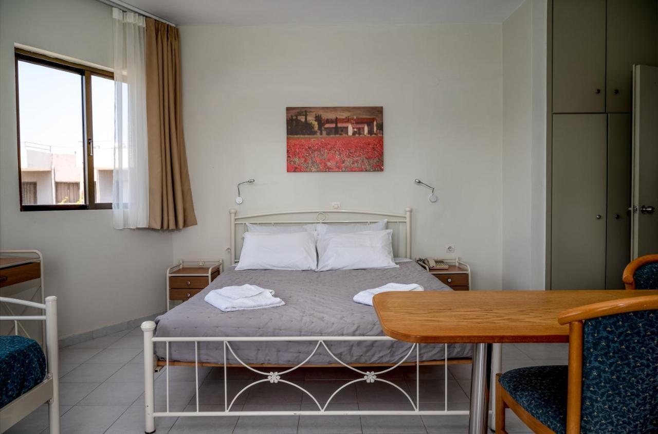 Ivory Hotel Theológos Buitenkant foto