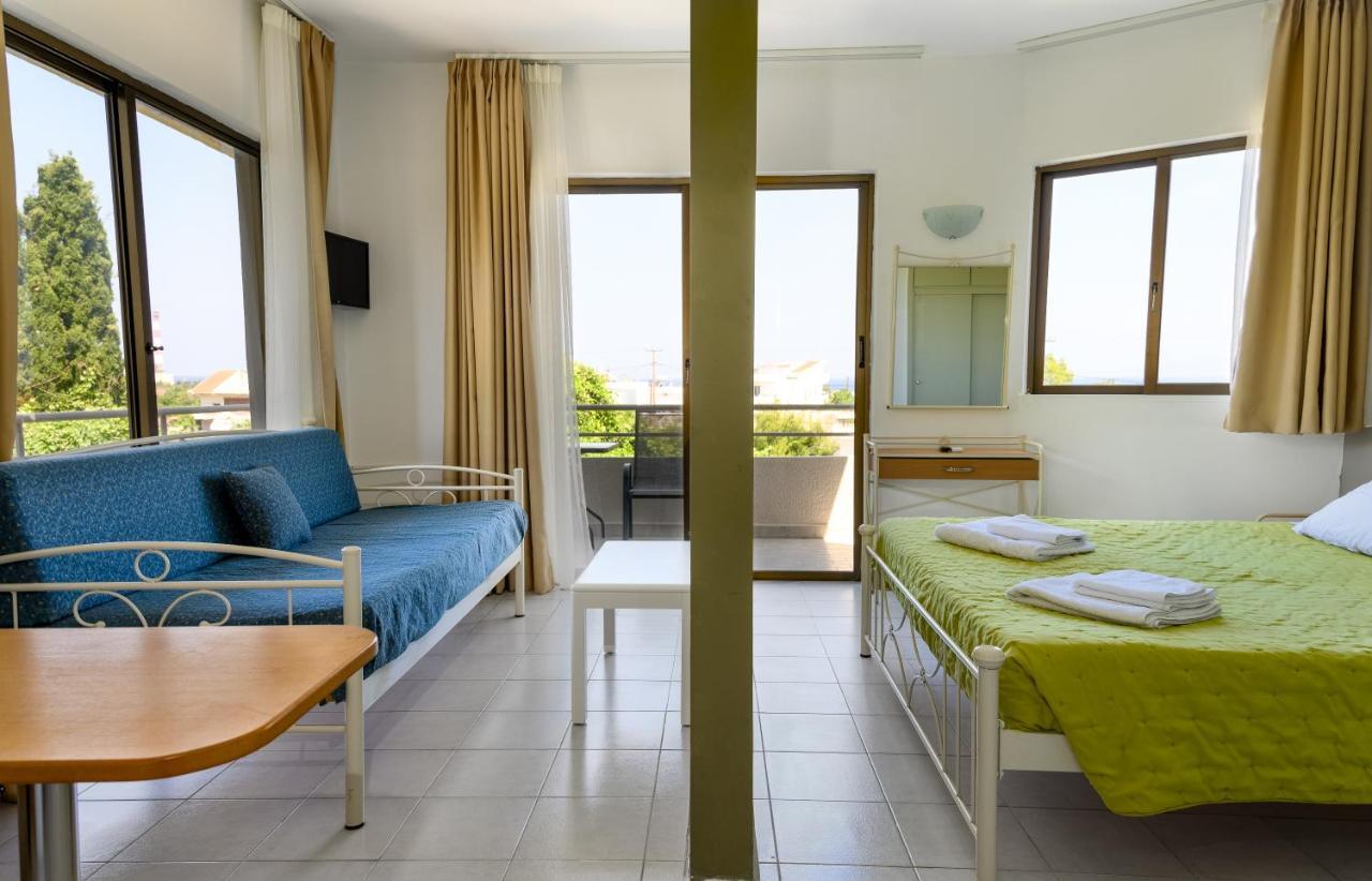 Ivory Hotel Theológos Buitenkant foto